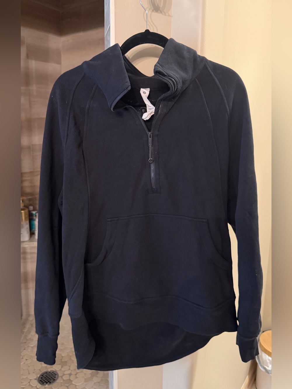 lululemon athletica Black Logo Scuba Size Tag M/L